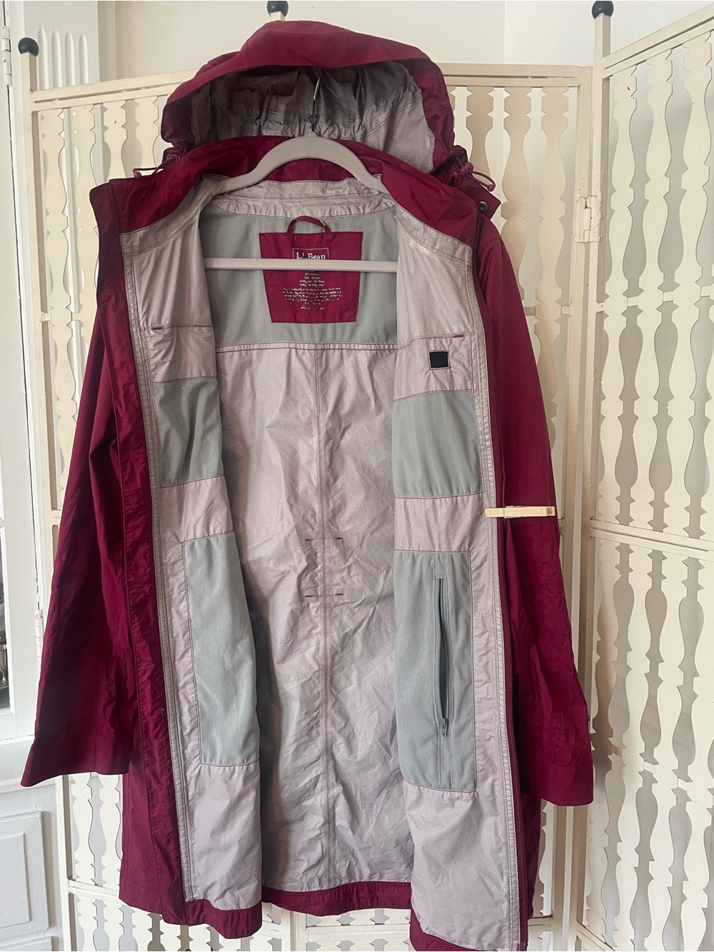 LL Bean Women’s Waterproof Hooded Jacket - Picture 2 of 5